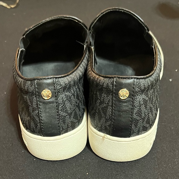 SUPER CUTE AND COMFORTABLE MK SLIP ON. GREAT CONDITION. - Picture 2 of 3